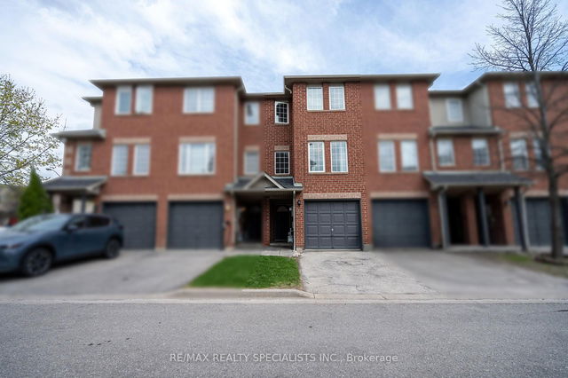 6 - 6 Spadina Road