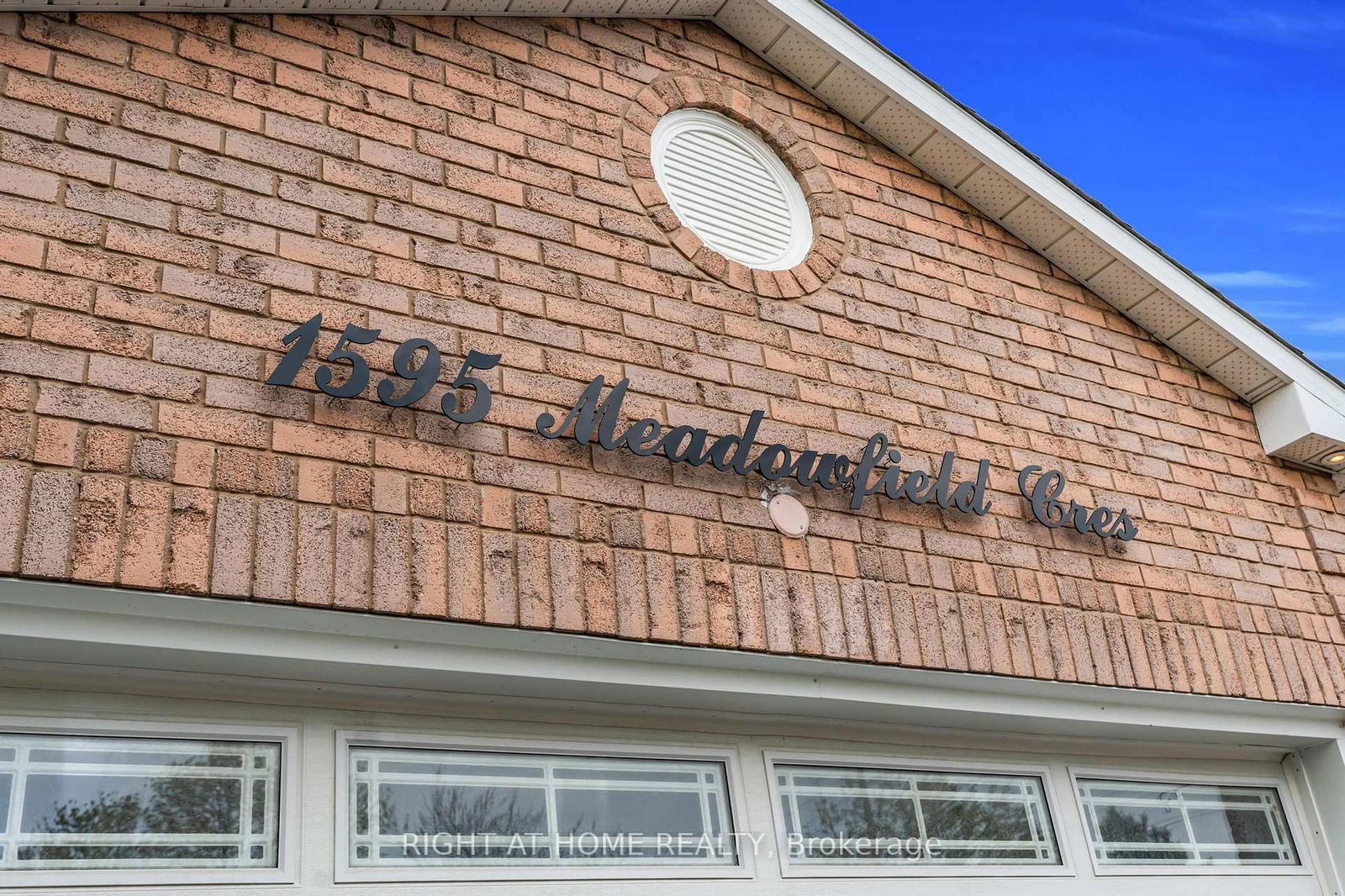 Detached House for sale at 1595 Meadowfield Crescent, Mississauga, East Credit, L5M 4T5 - MLS: W12114835
