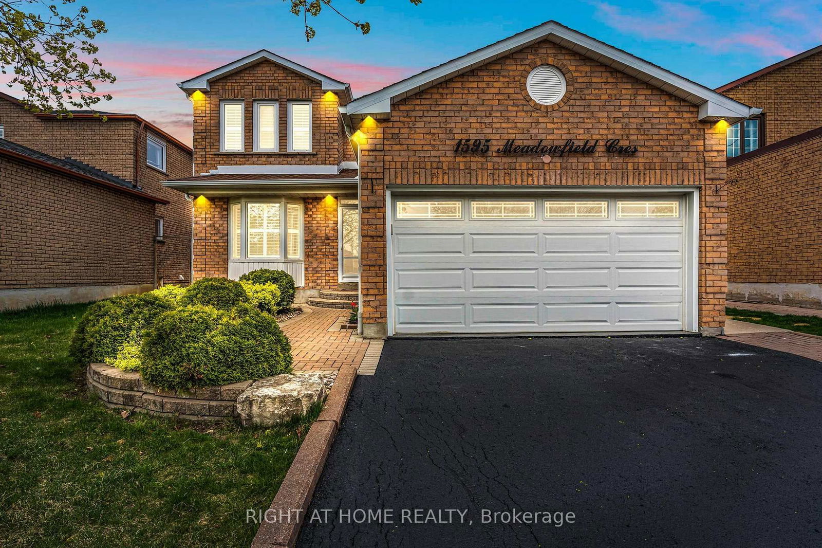 Detached House for sale at 1595 Meadowfield Crescent, Mississauga, East Credit, L5M 4T5 - MLS: W12114835