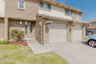Unit 123 — 1526 Lancaster Dr, Oakville - Falgarwood image-0-2