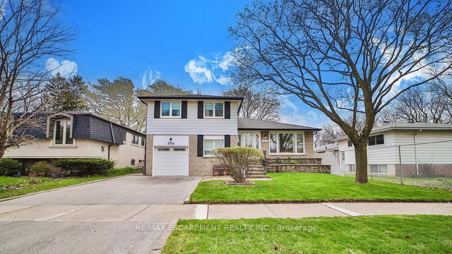 2276 WYANDOTTE Drive