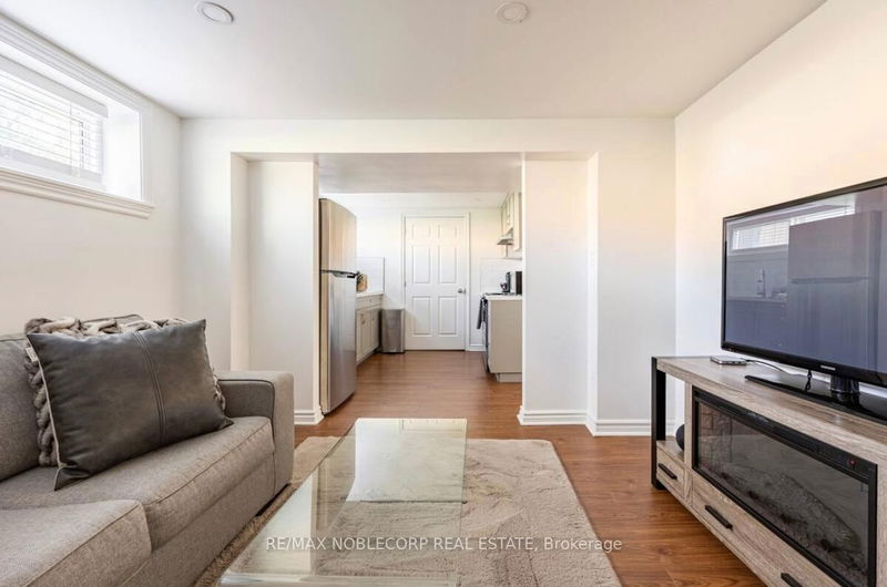 home for lease on Basement-4230 Bloor W Street