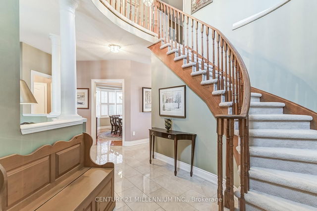 6 Collingwood Avenue