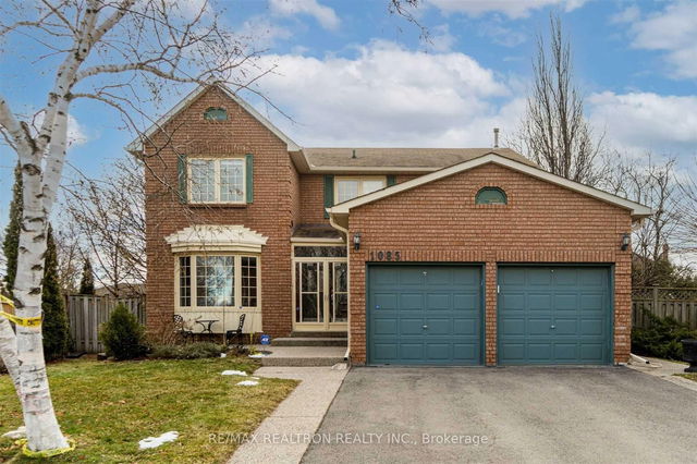 1085 Grandeur Crescent