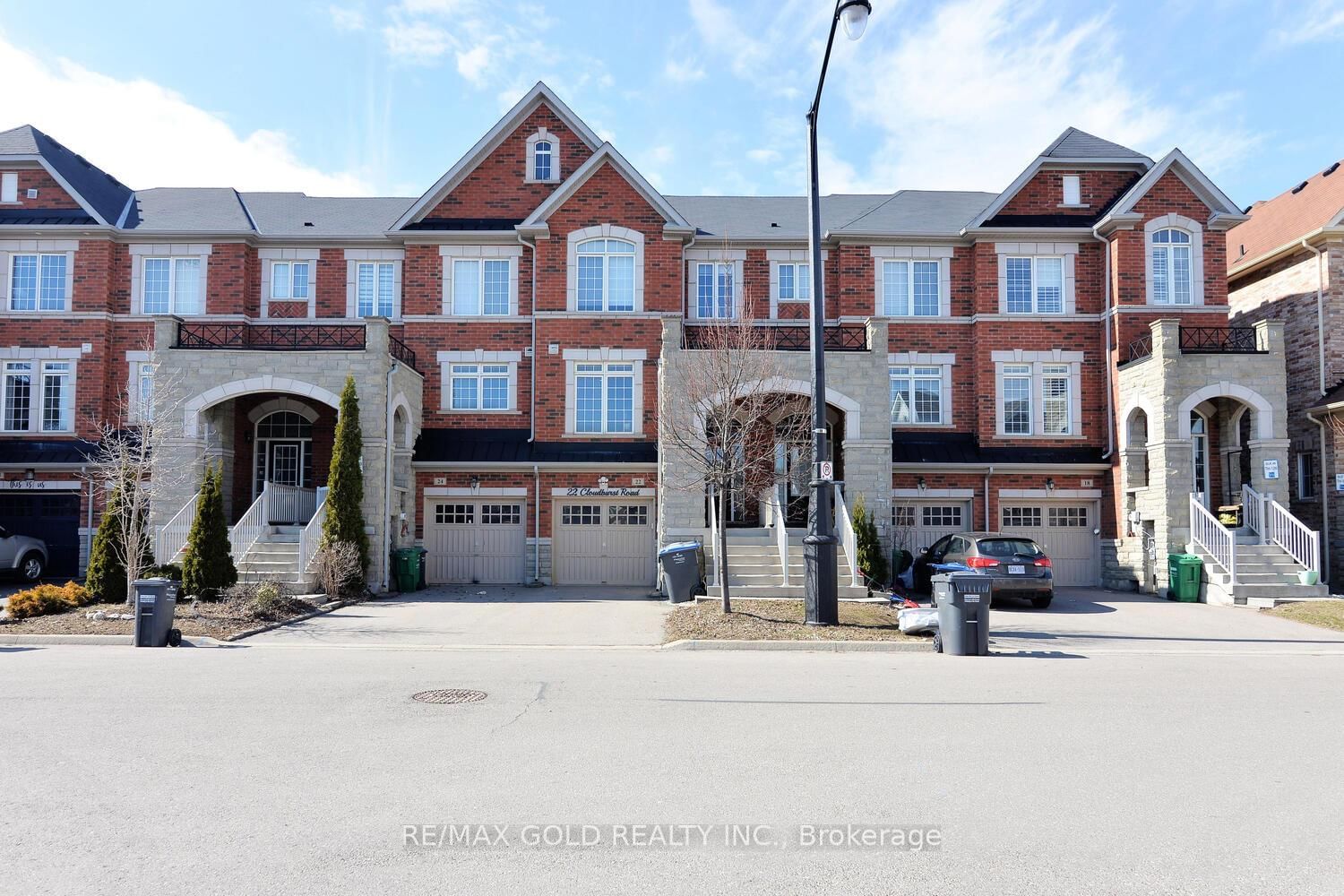 Townhouse for sale at 22 Cloudburst Road, Brampton, Northwest Brampton, L7A 0B5 - MLS: W12115220