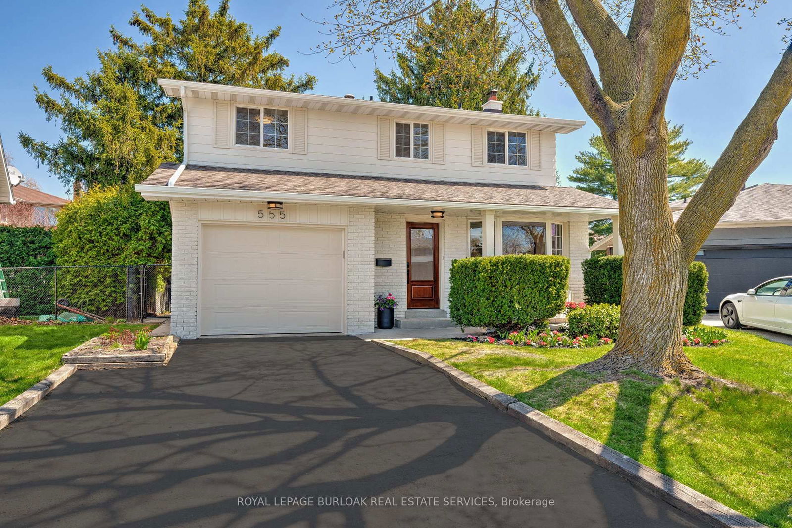 Detached House sold at 555 Letitia Court, Burlington, Roseland, L7N 2Y7 - MLS: W12115224
