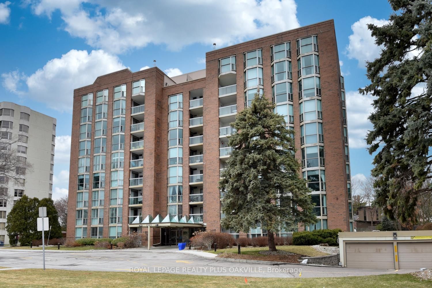 Condo for sale at 404-1225 North Shore Boulevard, Burlington, Brant, L7S 1Z6 - MLS: W12115253