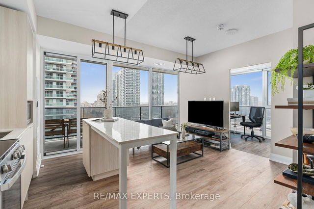 1609 - 70 Annie Craig Drive