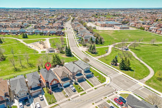 8 Willow Park Drive