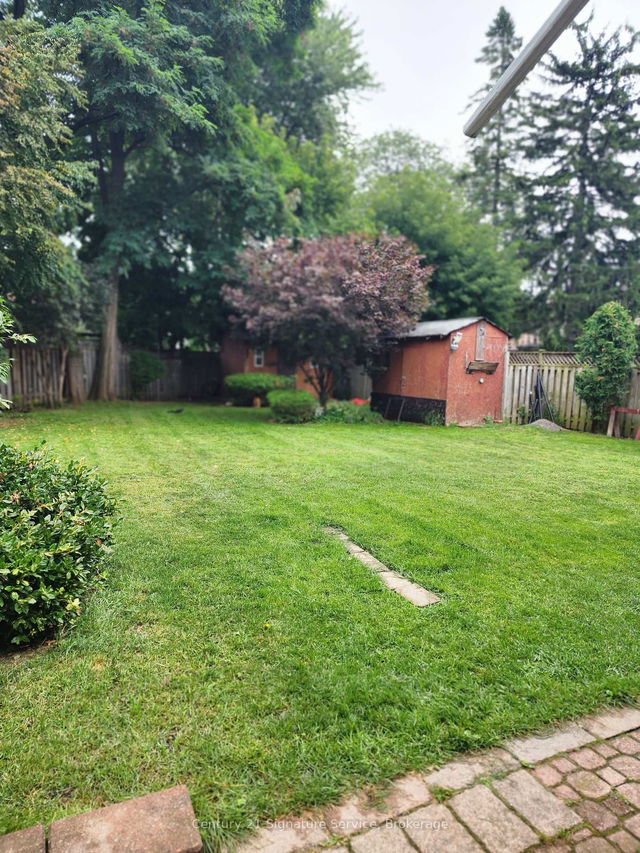 Bsmt - 3 Fernalroy Boulevard