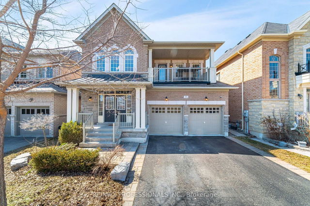 35 Lampman Crescent