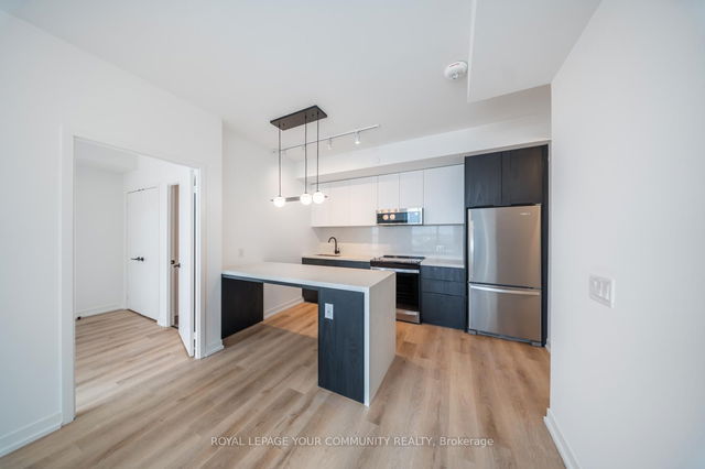 711 - 5 York Garden Way