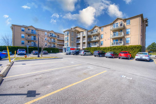212 - 1490 Bishops Gate
