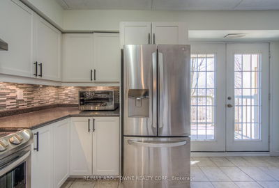 Unit 212 — 1490 Bishops Gate, Oakville - Glen Abbey image-0-2