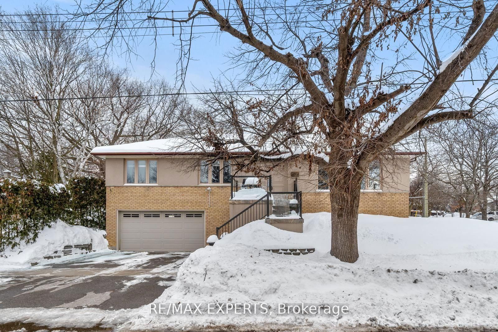 Detached House for sale at 100 Antioch Drive, Toronto, Eringate-Centennial-West Deane, M9B 5V4 - MLS: W12115947