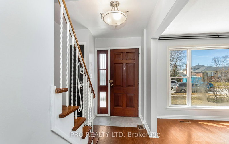 95 Willowridge Rd, Toronto, M9R 3Z5 | Image 3