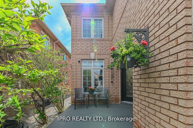 3344 Laburnum Crescent