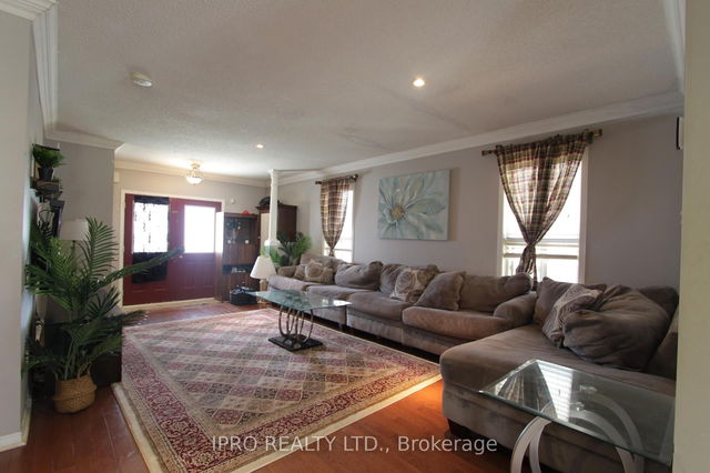 3269 Ridgeleigh Heights