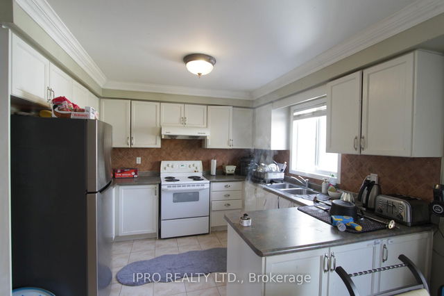 3269 Ridgeleigh Heights