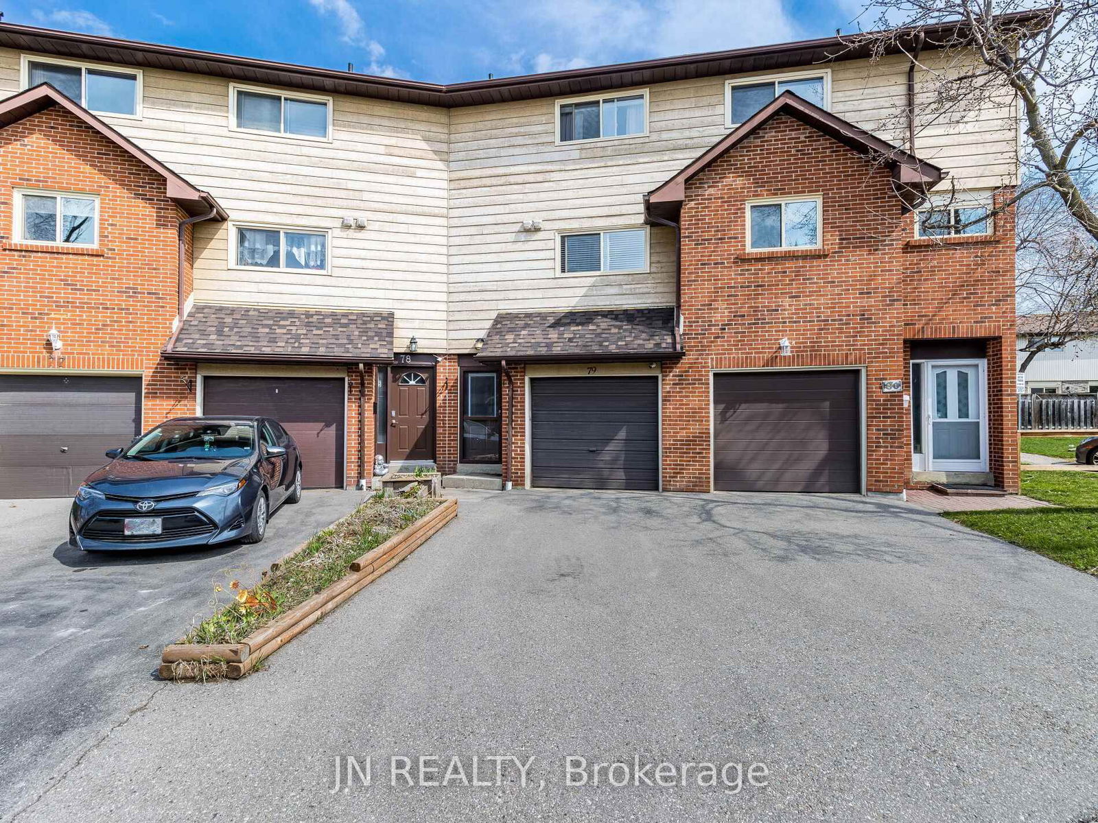 Townhouse for sale at 79-79 Foster Crescent, Brampton, Brampton North, L6V 3M8 - MLS: W12116278