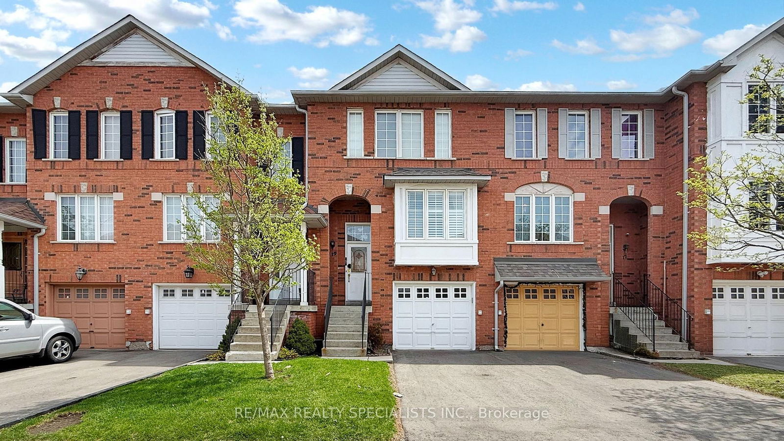 Townhouse for sale at 19-2 Clay Brick Court, Brampton, Brampton North, L6V 4M7 - MLS: W12116355