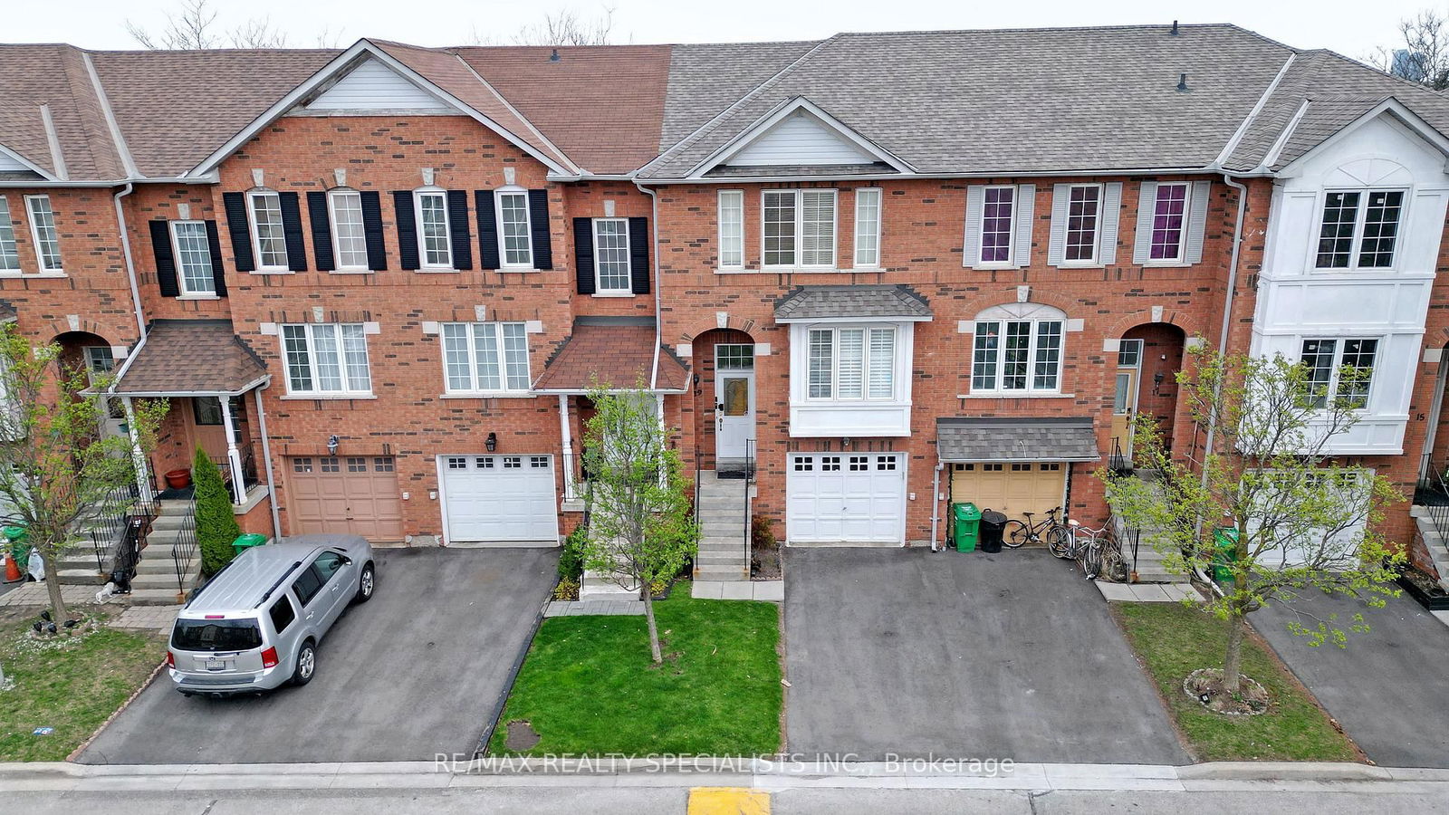 Townhouse for sale at 19-2 Clay Brick Court, Brampton, Brampton North, L6V 4M7 - MLS: W12116355