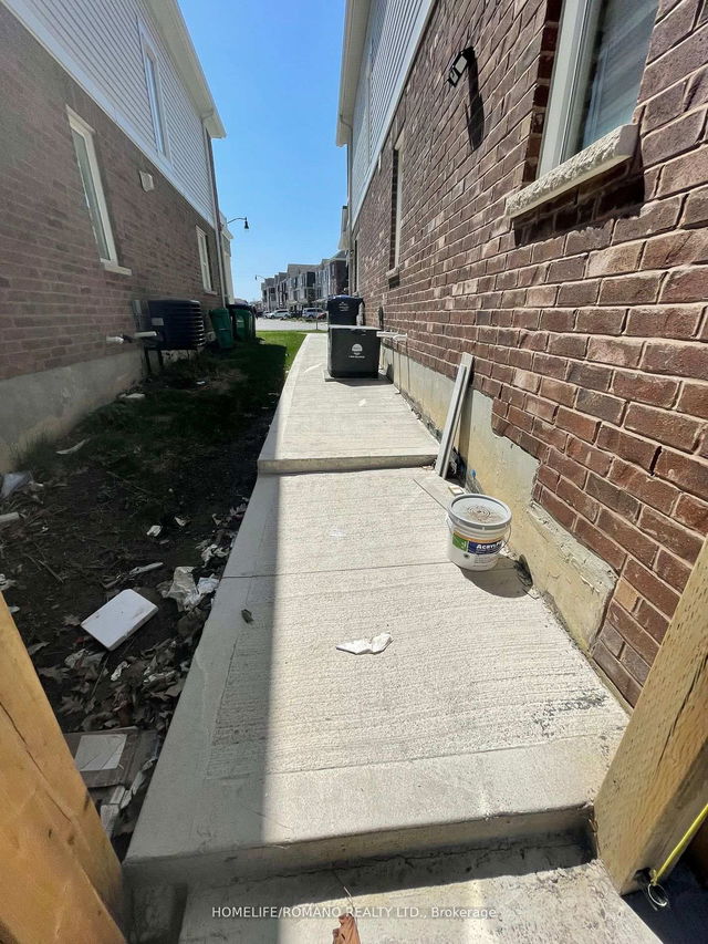 Bsmt - 80 QUILLBERRY Close