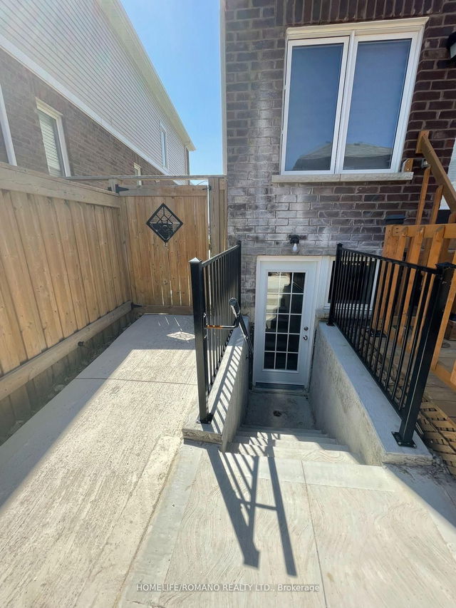 Bsmt - 80 QUILLBERRY Close