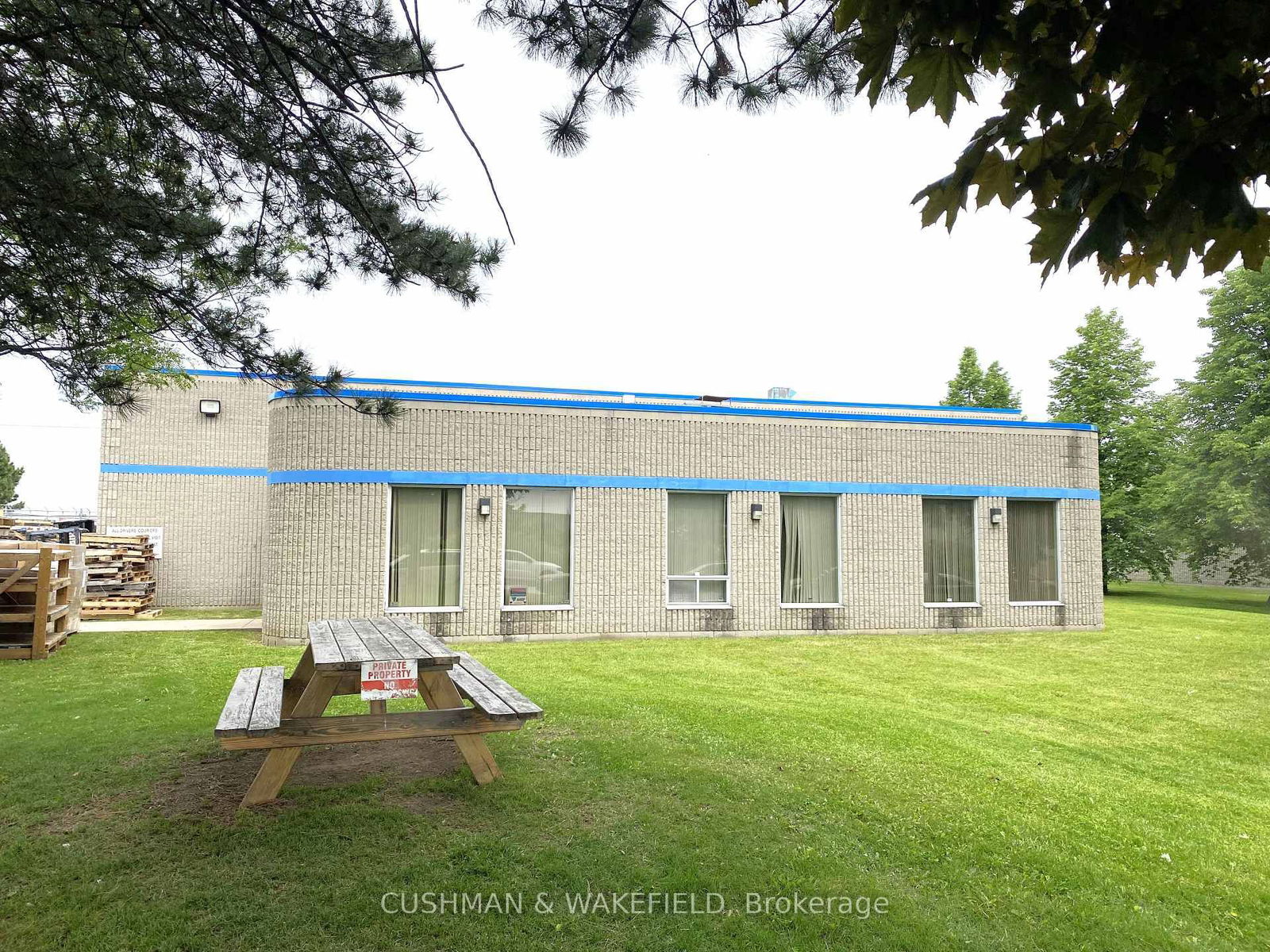 Building at 6 Carson Court, Brampton, Brampton South