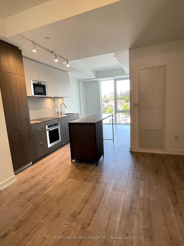 340 - 215 Lakeshore Road