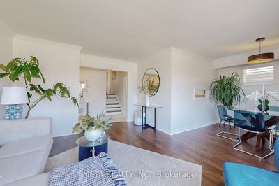 21 Tayrow Rd, Toronto - Rexdale-Kipling image-0-3