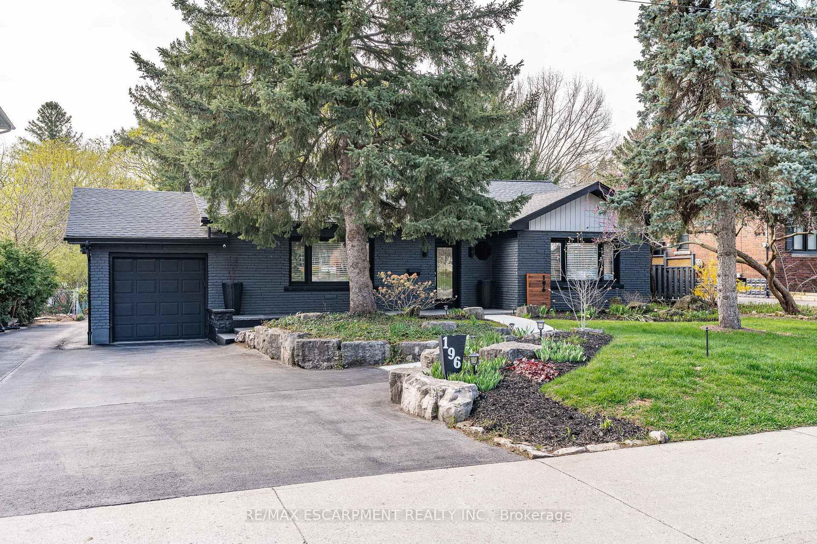 Detached House for sale at 196 Townsend Avenue, Burlington, LaSalle, L7T 1Z4 - MLS: W12116731