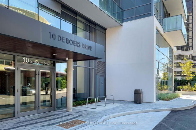 TH04 - 10 De Boers Drive