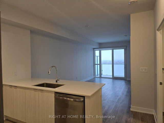 3310 - 430 Square One Drive