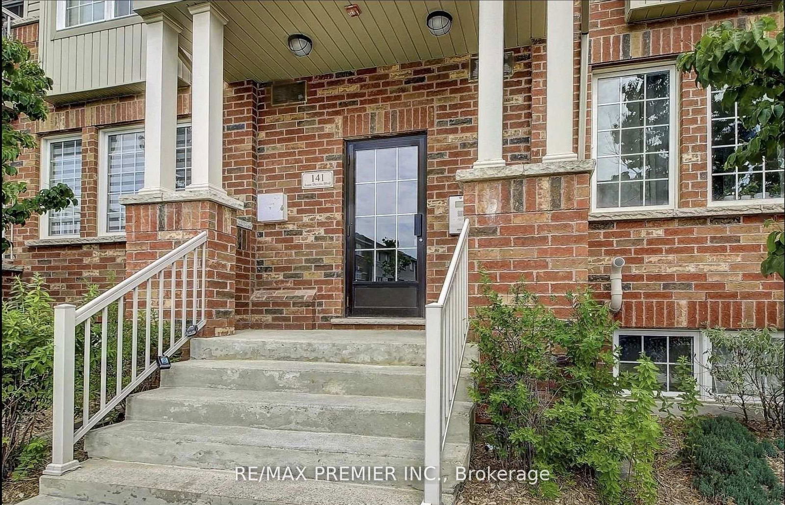 Townhouse for lease at 8-141 Isaac Devins Boulevard, Toronto, Humberlea-Pelmo Park W5, M9M 0C4 - MLS: W12116898
