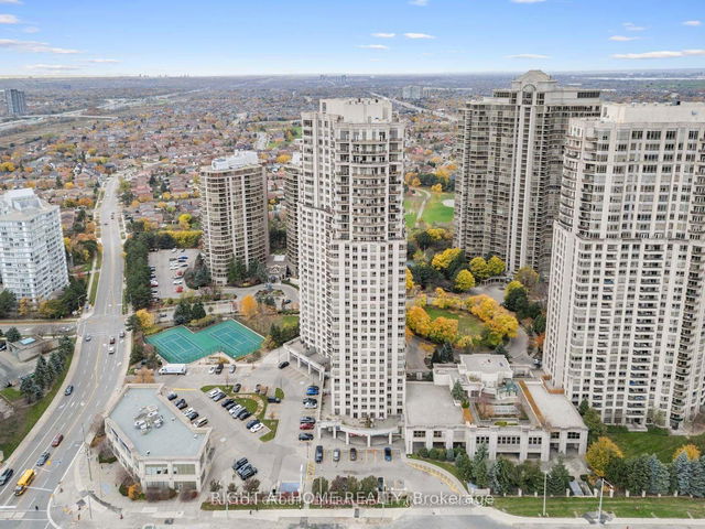 320 - 25 Kingsbridge Garden Circle