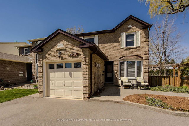 2383 Cotswold Crescent
