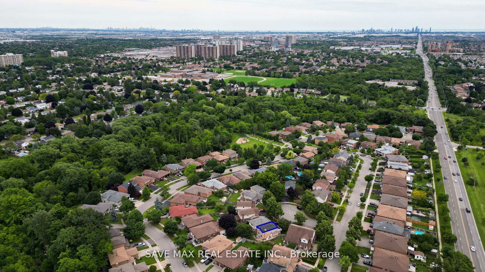 Detached House for sale at 8 Joanne Court, Brampton, Brampton South, L6Y 2J8 - MLS: W12117274