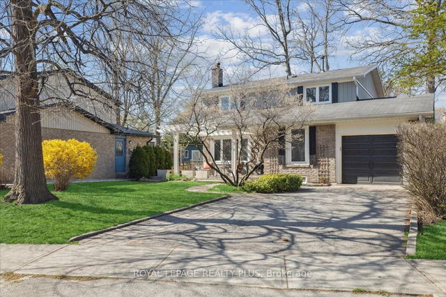 3413 Autumnleaf Crescent