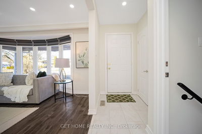 92 Sewell Dr, Oakville - College Park image-0-4