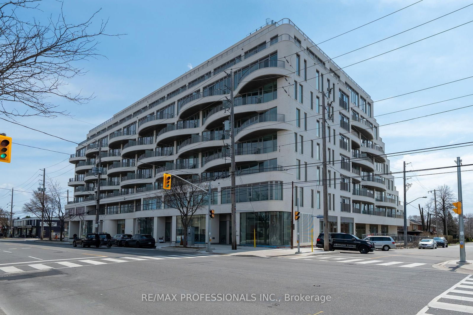 Condo for lease at 303-689 The Queensway N/A, Toronto, Stonegate-Queensway, M8Y 1L1 - MLS: W12117343