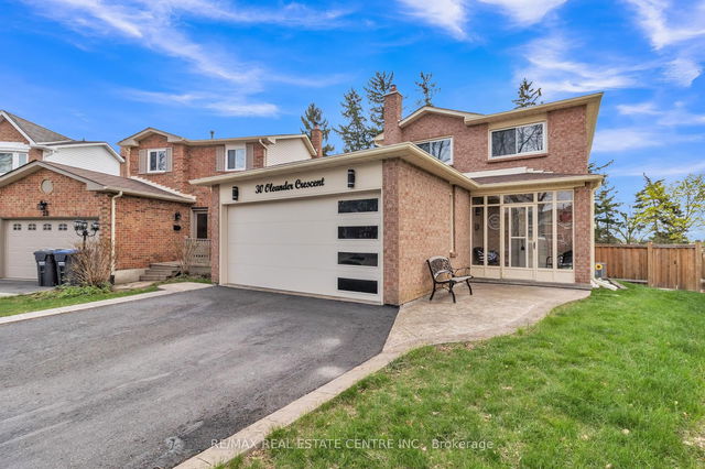 30 Oleander Crescent