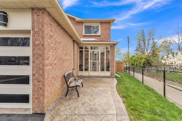 30 Oleander Crescent