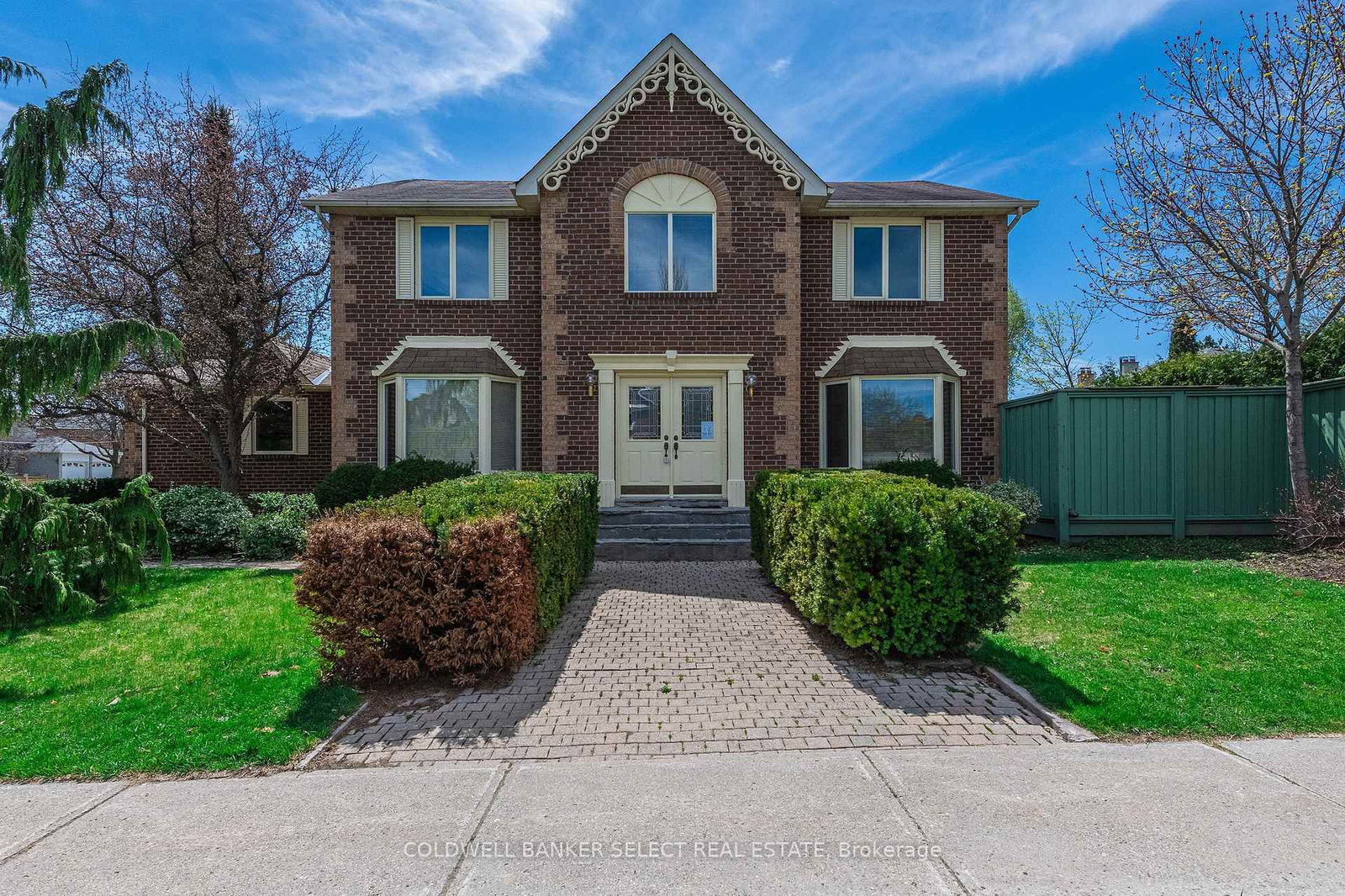 Detached House for sale at 2 St Michaels Crescent, Caledon, Bolton North, L7E 5Z6 - MLS: W12117364