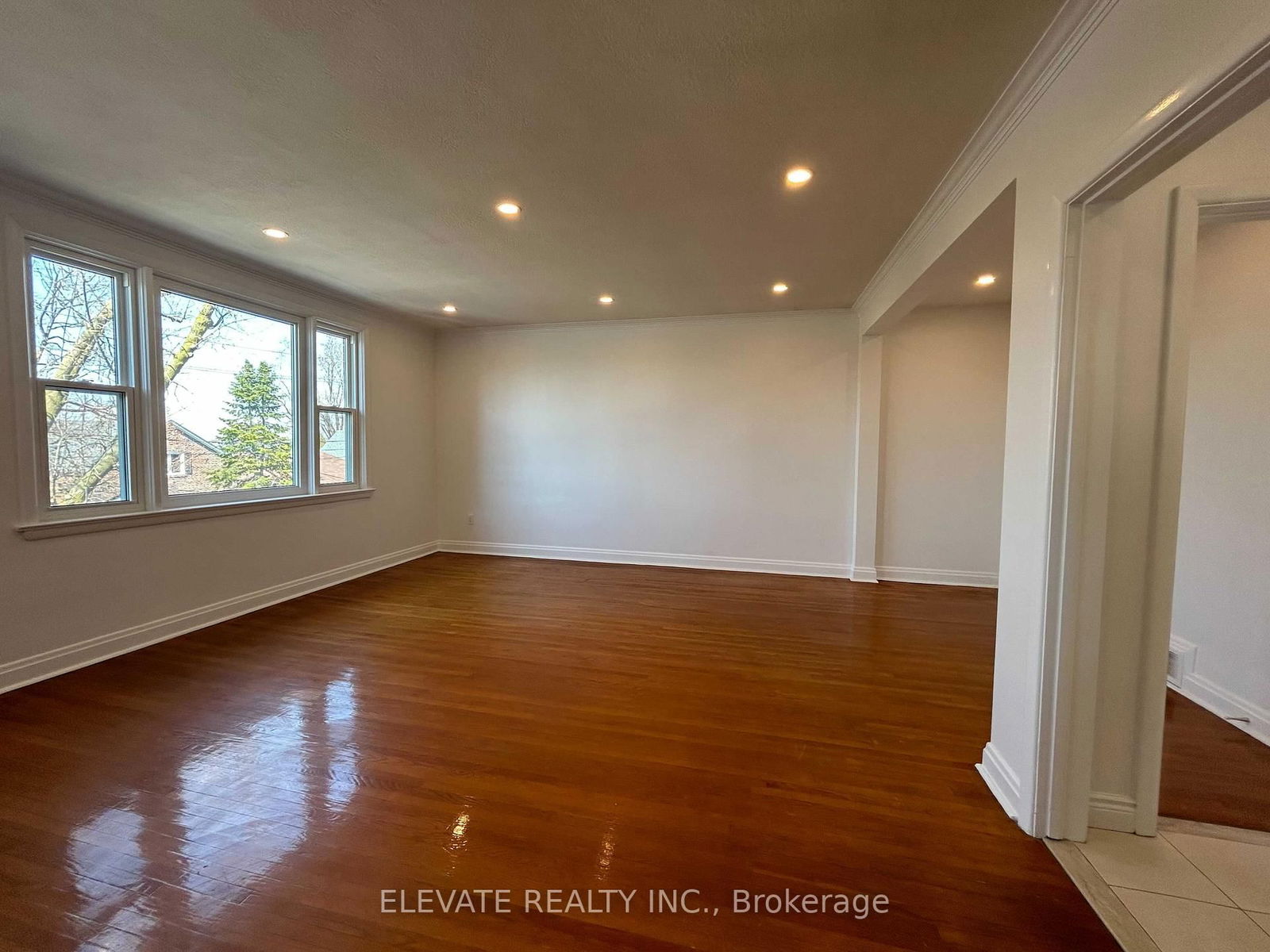 Detached House for lease at Upper-17 Alyward Street, Toronto, Beechborough-Greenbrook, M6M 3L3 - MLS: W12117505