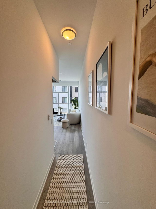 431 - 285 Dufferin Street