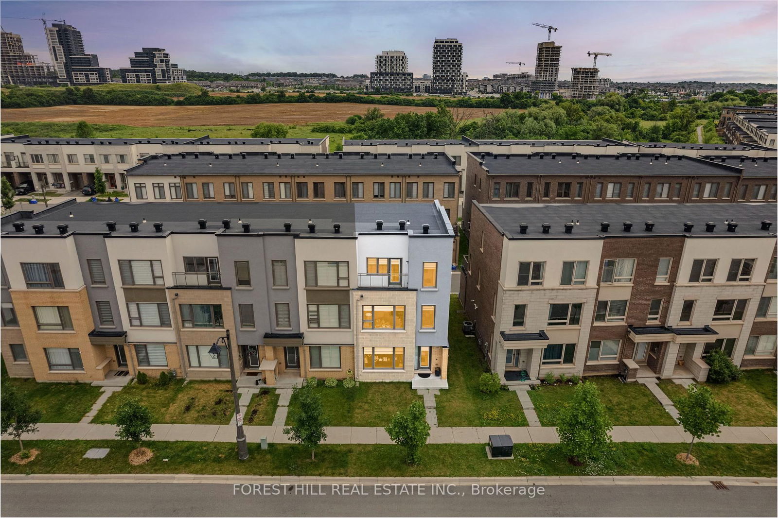 Townhouse for sale at 3145 Ernest Applebe Boulevard, Oakville, GO Glenorchy, L6H 0N8 - MLS: W12117632