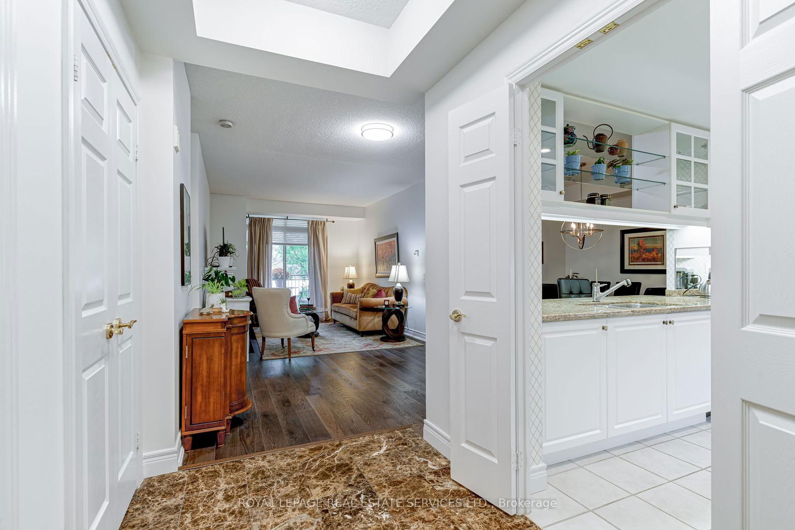 Condo for sale at 203-10 Old Mill Trail, Toronto, Kingsway South, M8X 2Y9 - MLS: W12117802