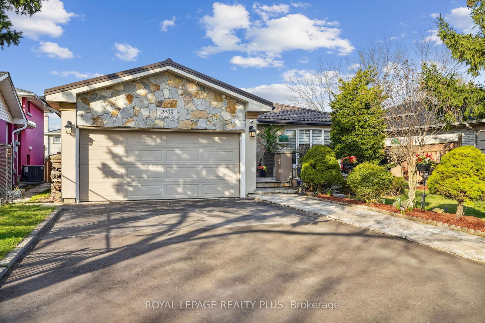 Detached House for sale at 2409 Speyside Drive, Mississauga, Sheridan, L5K 1X5 - MLS: W12117815