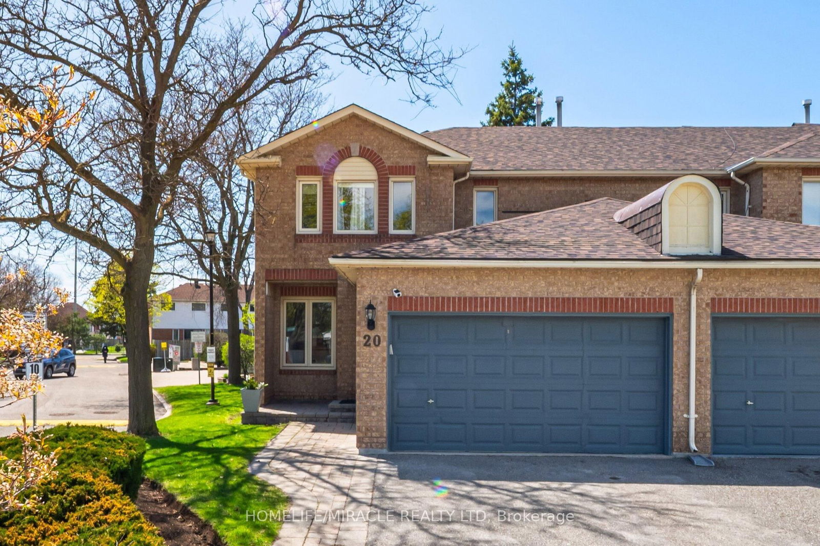 Townhouse for sale at 20 Wayne Nicol Drive, Brampton, Northwood Park, L6X 4H8 - MLS: W12117866